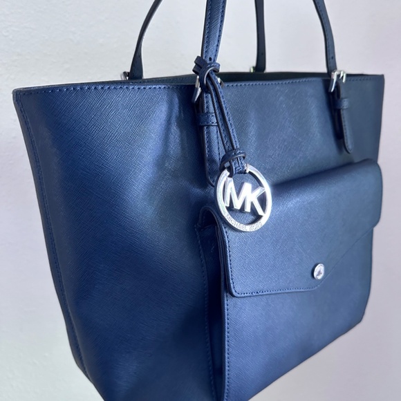 MIchael Kors Navy Blue Large Tote Bag Carryall Travel Tote w/Pockets + handles - Picture 2 of 7